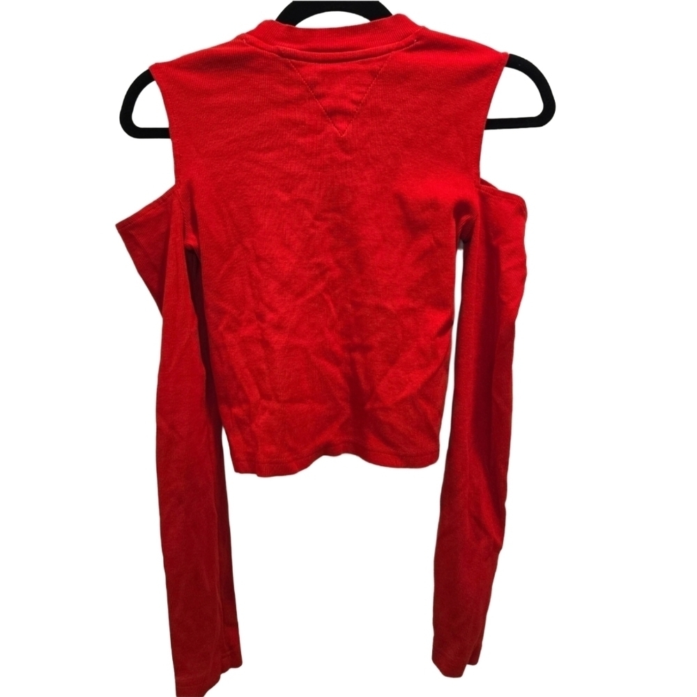 ✨2/$25 Tommy Hilfiger~Tommy Jeans~Cold Shoulder~Red Longsleeve~Ribbed Top~Small - Picture 4 of 5